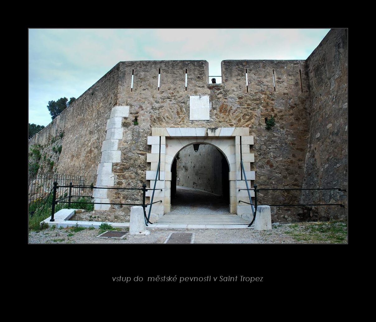 141_Vchod do pevnosti St.Tropez