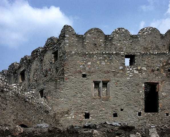 05_Cimbuří