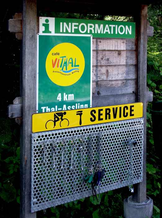 10_Service panel